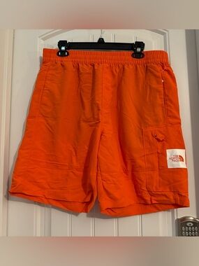 Cool The North Face men's size L retro orange drawstring nylon shorts new